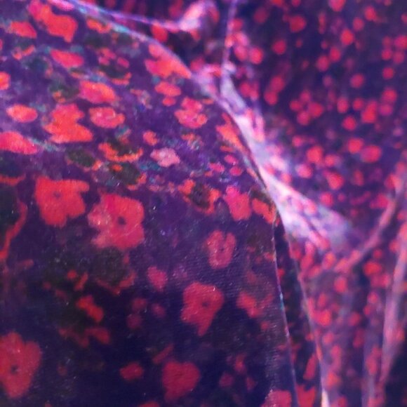 Gap Large Burgundy Floral Velvet Blouse with Button Tie at the back of the neck - Picture 9 of 11